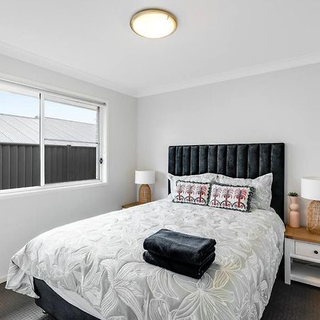 Stones Throw To Grammar, Queens Park & Cdb! Apartment Toowoomba Bagian luar foto