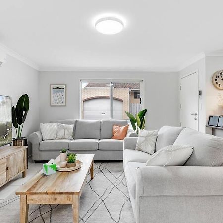 Stones Throw To Grammar, Queens Park & Cdb! Apartment Toowoomba Bagian luar foto