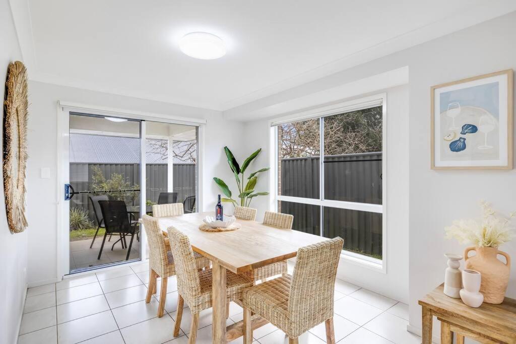 Stones Throw To Grammar, Queens Park & Cdb! Apartment Toowoomba Bagian luar foto