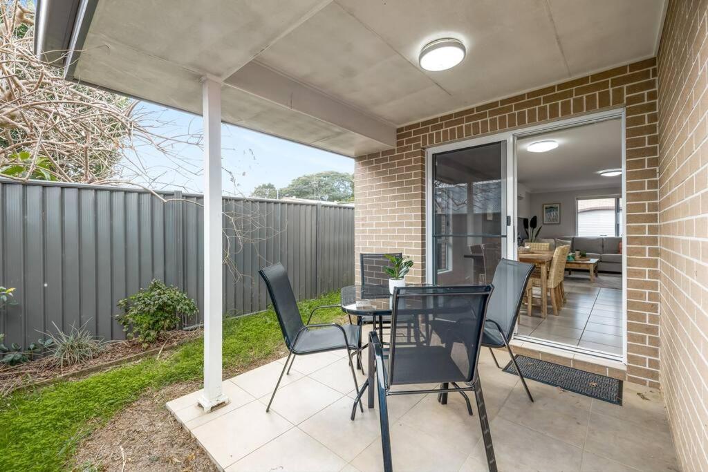 Stones Throw To Grammar, Queens Park & Cdb! Apartment Toowoomba Bagian luar foto