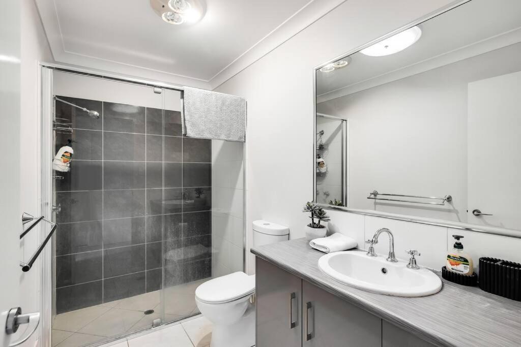 Stones Throw To Grammar, Queens Park & Cdb! Apartment Toowoomba Bagian luar foto