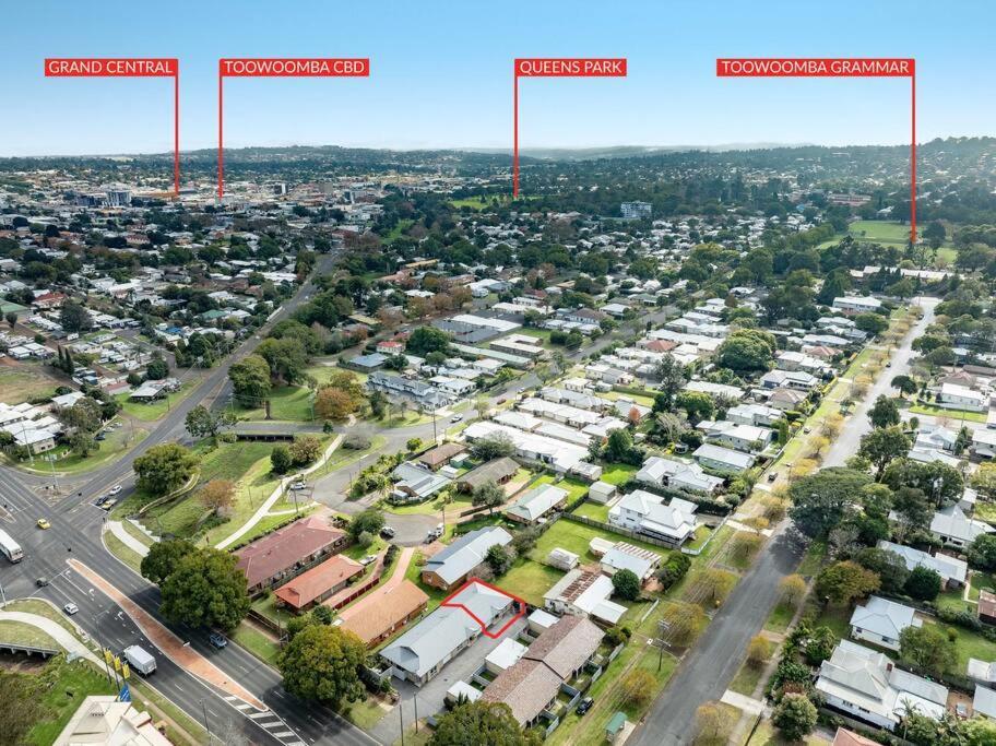 Stones Throw To Grammar, Queens Park & Cdb! Apartment Toowoomba Bagian luar foto